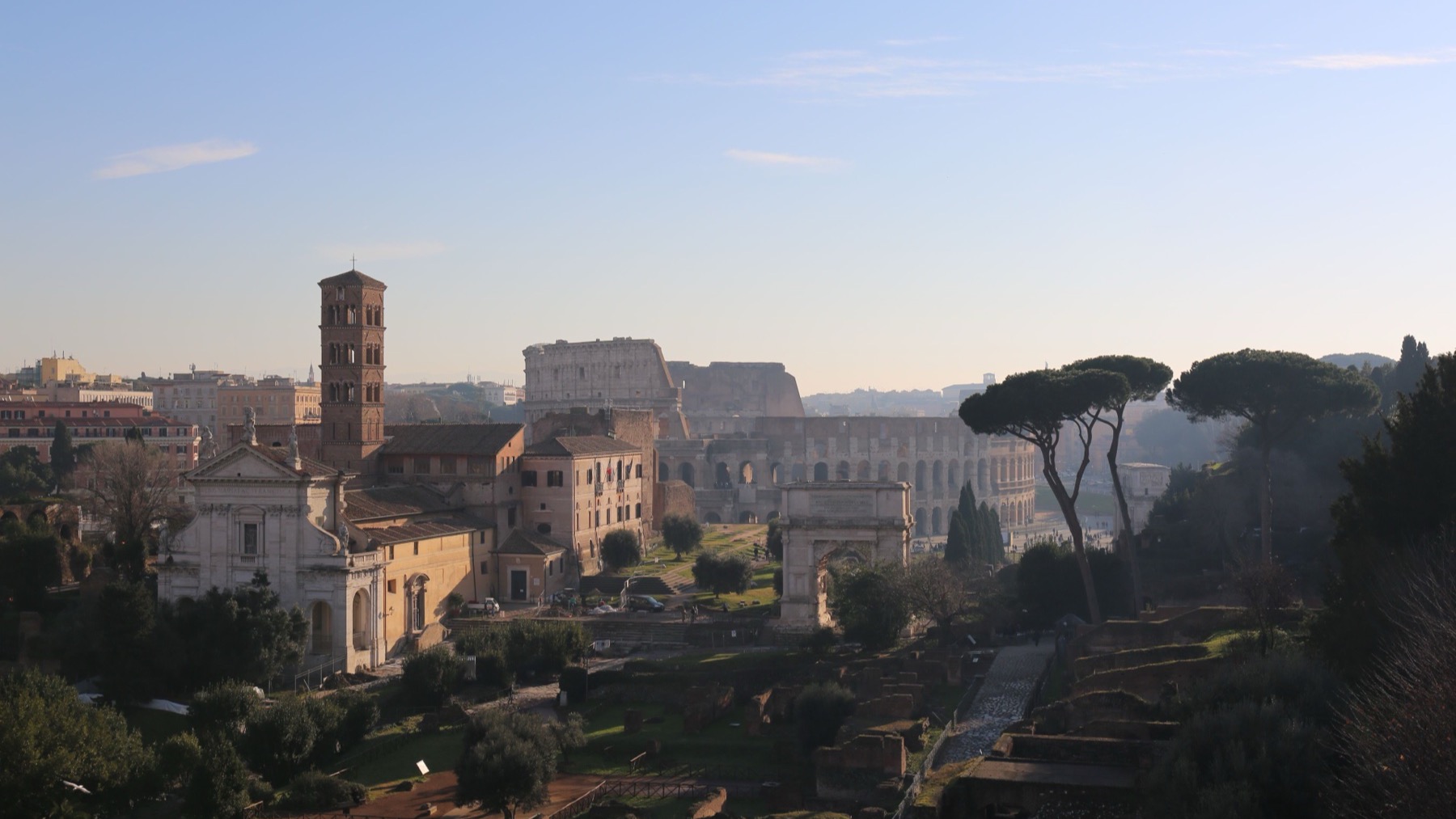 Rome skyline and Colosseum for a Civitavecchia cruise stay